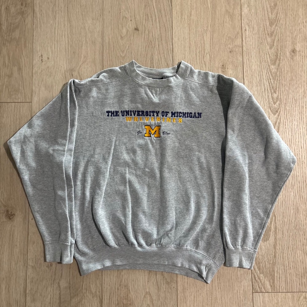Vintage 90s Michigan Wolverine Embroidered Spell Out Crewneck Size Medium